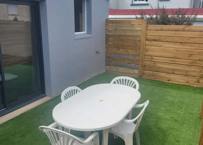 Gasthuis Le Studio, Proche Du Puy 3*