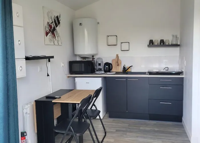 Gasthuis Le Studio, Proche Du Puy 3*